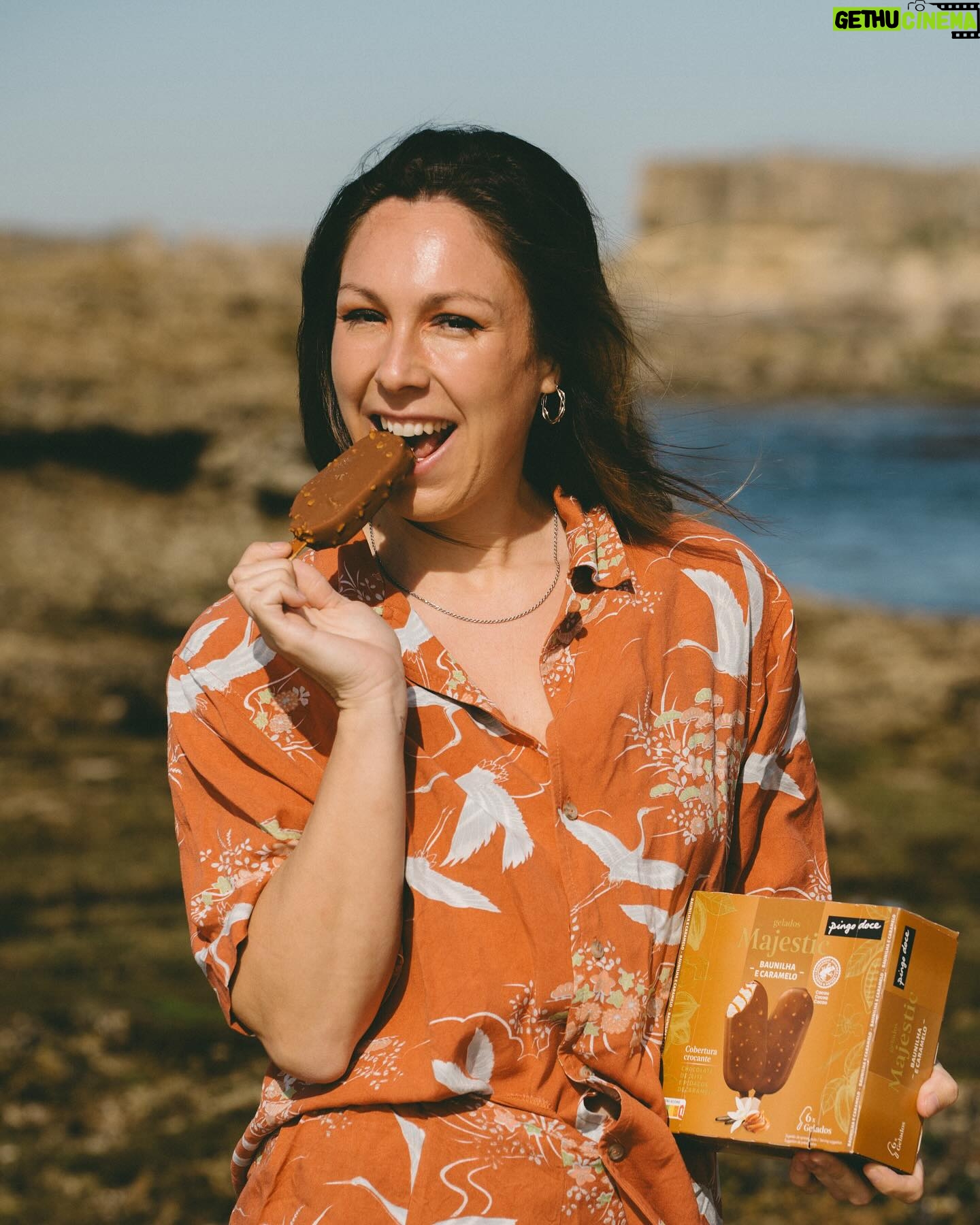 Joana Machado Madeira - 3 Likes - Oooolhaaaa para ela com dois amores de Verão. Difícil mesmo é escolher os novos Gelados de Limão Majestic ou os novos Gelados Majestic Baunilha e Caramelo do @pingodoce #pingodoce #novidadespingodoce