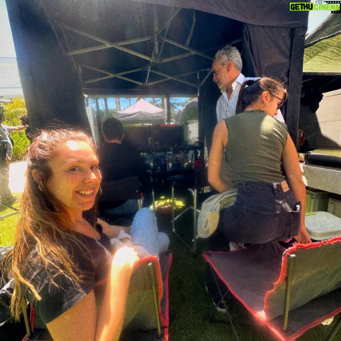 Joana Machado Madeira Instagram - Feliz a fazer cinema. Já não me consigo imaginar noutra coisa sem ser no mundo do cinema. Como me disse um amigo meu, as famílias encontram-se sempre ❤️ e ainda bem!