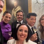 Joana Marques Instagram - Não se deixem enganar: parece que 2023 foi um bom ano mas neste momento estou de roupão polar, nariz em ferida e lenços de papel no bolso, a escolher estas fotografias a dedo para que pareça um bom ano.