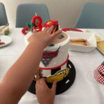 Joana Marques Instagram - Não se deixem enganar: parece que 2023 foi um bom ano mas neste momento estou de roupão polar, nariz em ferida e lenços de papel no bolso, a escolher estas fotografias a dedo para que pareça um bom ano.