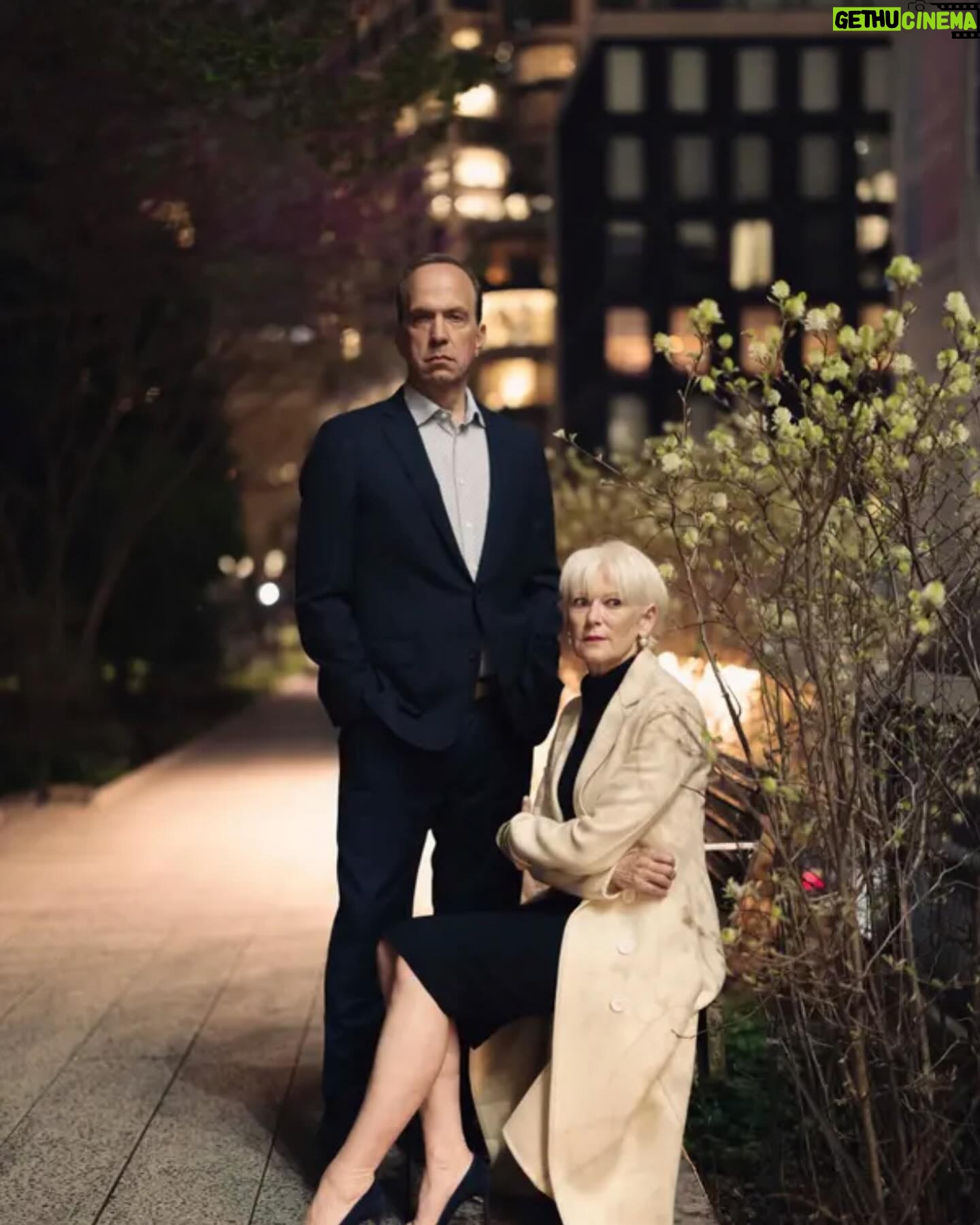 Joanna Coles - 1.1K Likes - Barry Diller Bets on Media Veterans to Turn Around The Daily Beast
The former Disney executive Ben Sherwood and Joanna Coles, the former Hearst content chief, are being given a minority stake in the digital tabloid. @nytimes @thedailybeast #thedailybeast
Link in bio