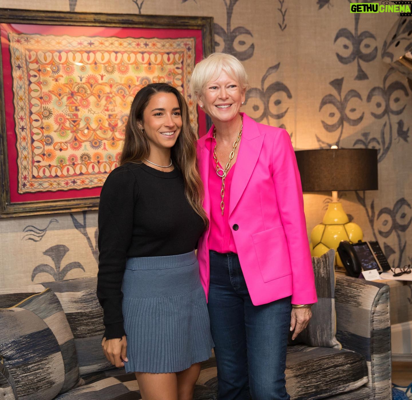 Joanna Coles - 448 Likes - Women are the majority of people in the United States. We are the super majority. And yet, some elected officials have failed to represent us. This November, we’ll prove it. #votingsuitsyou
@supermajority @argent @the_z_suite @alyraisman