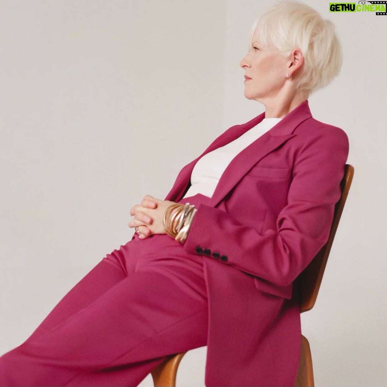 Joanna Coles - 706 Likes - Love supporting @salichristeson @argent creating stylish, fun work wear for us women.
Swipe to learn how to Wear It Like Joanna 😉😉