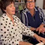 Joanna Instagram – Ensaio para o grande show no Teatro Clara Nunes.🥰
Nem pense em perder esse encontro inédito! ÚNICA APRESENTAÇÃO, em prol da Paróquia de São Conrado, no Rio.
.
COLABORE! GARANTA JÁ SEU INGRESSO pelo app/site Sympla.
.
🗓️ 07/NOV
🕗 20H
📍 Teatro Clara Nunes (Shopping da Gávea)
🎫 Ingressos SYMPLA
Elas estarão lá cantando com muito amor grandes clássicos da MPB, Milton Nascimento, Beto Guedes, Guilherme Arantes, Ronaldo Bastos Flávio Venturini e muitos outros, vá lá e leve alguém que você ama para curtir esse encontro inédito dessas duas divas da MPB! Quem vai levanta a mão aí…
#joanna #cantorajoanna #leilapinheiro #sãoconrado #teatroclaranunes #descaminhos #mpb #riodejaneiro #gavea #shoppingdagavea #jbfm #hotelnacional #hotelnacional