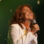 Joanna Instagram - Feliz dia do músico 🎶🎼 Que nossa padroeira, Santa Cecília, nos abençoe 🙏 #musica #musico #diadamusica #mpb #joanna #cantorajoanna #santacecilia