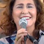 Joanna Instagram - E o #tbt de hoje vamos relembrar “Momentos” das lives de 2020! 💕🌹 Siga @cantorajoanna ✅ #momentos #joanna #cantorajoanna #cancao #musica #mpb