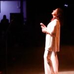 Joanna Instagram - Joanna (@cantorajoanna) comemora 45 anos de carreira, a cantora passará por Portugal para dois concertos, nos dias (15) e (16) de novembro, no Sagres Campo Pequeno (@sagrescampopequeno), em Lisboa, e na Super Bock Arena (@superbockarena), no Porto. A sua sólida carreira faz de Joanna uma das cantoras brasileiras de maior sucesso, tanto no Brasil quanto em todos os países de língua portuguesa e hispânica. Desde a sua estreia, em 1979, Joanna optou por cantar e compor nas suas mais variadas tendências, mas foi sempre o seu canto romântico que mais se destacou. “Nascente”, seu primeiro LP, levou ao público clássicos da música romântica brasileira, tendo vendido 80 mil cópias. Esta linha de trabalho, um romântico rebuscado e profundo, foi seguida nos álbuns seguintes: todos eles vencedores de discos de ouro e platina. #mpb #cantorajoannaoficial #joanna #news #culture #m80 #likeforlikes #tour
