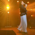 Joanna Instagram - Quinta de #tbt para relembrar esse showzaço que foi da @cantorajoanna no GIRO CULTURAL no Teatro Mário Lago!! 🎤✌️ 🔹Siga as nossas redes sociais e fique por dentro de toda programação!! @funarj