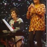 Joanna Instagram - Apresentação inédita de Joanna e @leilapinheiro no Teatro Clara Nunes 🌹 Fotos: @marcelocastellobrancorj #show #joanna #leilapinheiro #teatroclaranunes #saoconrado #musica #foto