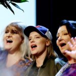 Joanna Kulig Instagram - Kochani, przypominamy z Łukaszem że tylko do końca kwietnia możecie przekazać 1,5% na rzecz @fundacja_mimo_wszystko którą wspieram od lat. Podczas tegorocznej Albertiany odebrałam medal św. Brata Alberta za działalność charytatywną. Był to dla mnie bardzo wzruszajacy i ważny moment za co dziękuję z całego serca @fundacja_mimo_wszystko i Fundacji Brata Alberta💚fot. @Jarosław Praszkiewicz