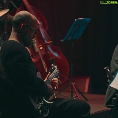Joanna Kulig Instagram - Kochamy śpiewać z @justynaschneider_official dla Mistrza Wiktora Zborowskiego z okazji jego Jubileuszu 50-lecia na scenie. Dziękujemy @krzysztof.materna i @teatr6pietro za zaproszenie🌹