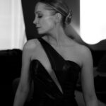 Joanne Froggatt Instagram – Last night. The Brits! Presenting the award for International Artist. It was epic! Thank you for having me @brits 🖤

And thank you to the dream team who made it all happen. 

Hair- @svenbayerbach 
Make up- @nathalieeleni_beauty 
Styling- @abisoye_o 
💎- @evafehren 
👗 – @sophiecouture 
👠 – @louboutinworld 
📷- @pipbourdillon (apart from red carpet shot)
PR- @personalpruk 

And thank you to @southplacehotel for a gorgeous stay and gorgeous space to get ready! ❤️
#brits