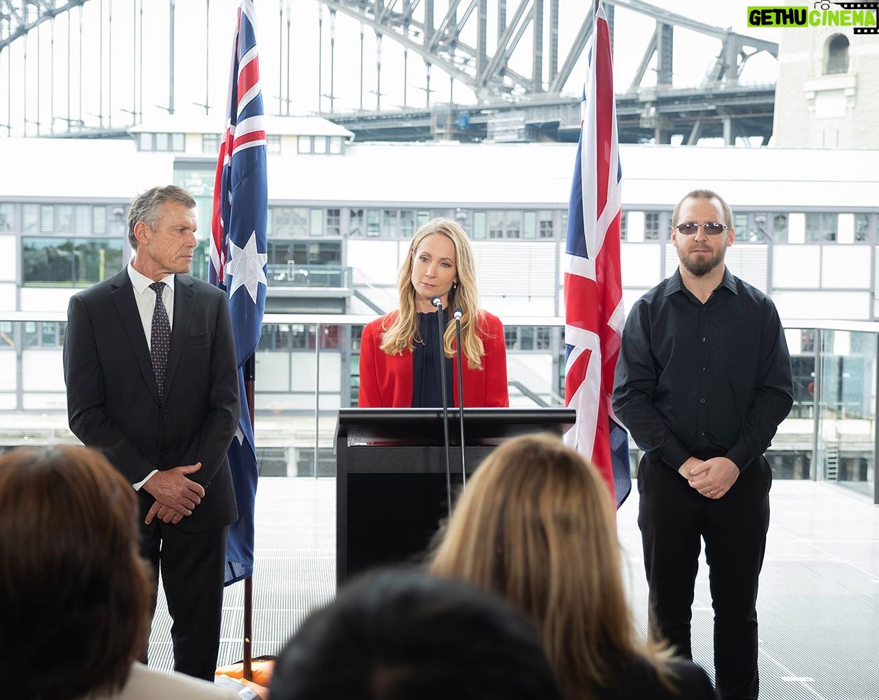 Joanne Froggatt Instagram - North Shore continues tonight on @channel10au