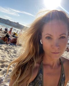 Joanne Froggatt Instagram - Happy days 🧡