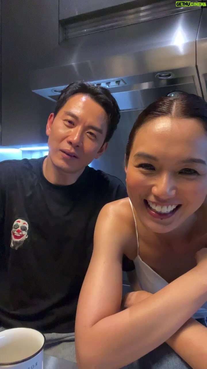 Joanne Peh - 6.4K Likes - 红星大奖后边吃边聊。Post Star Awards supper and conversations.