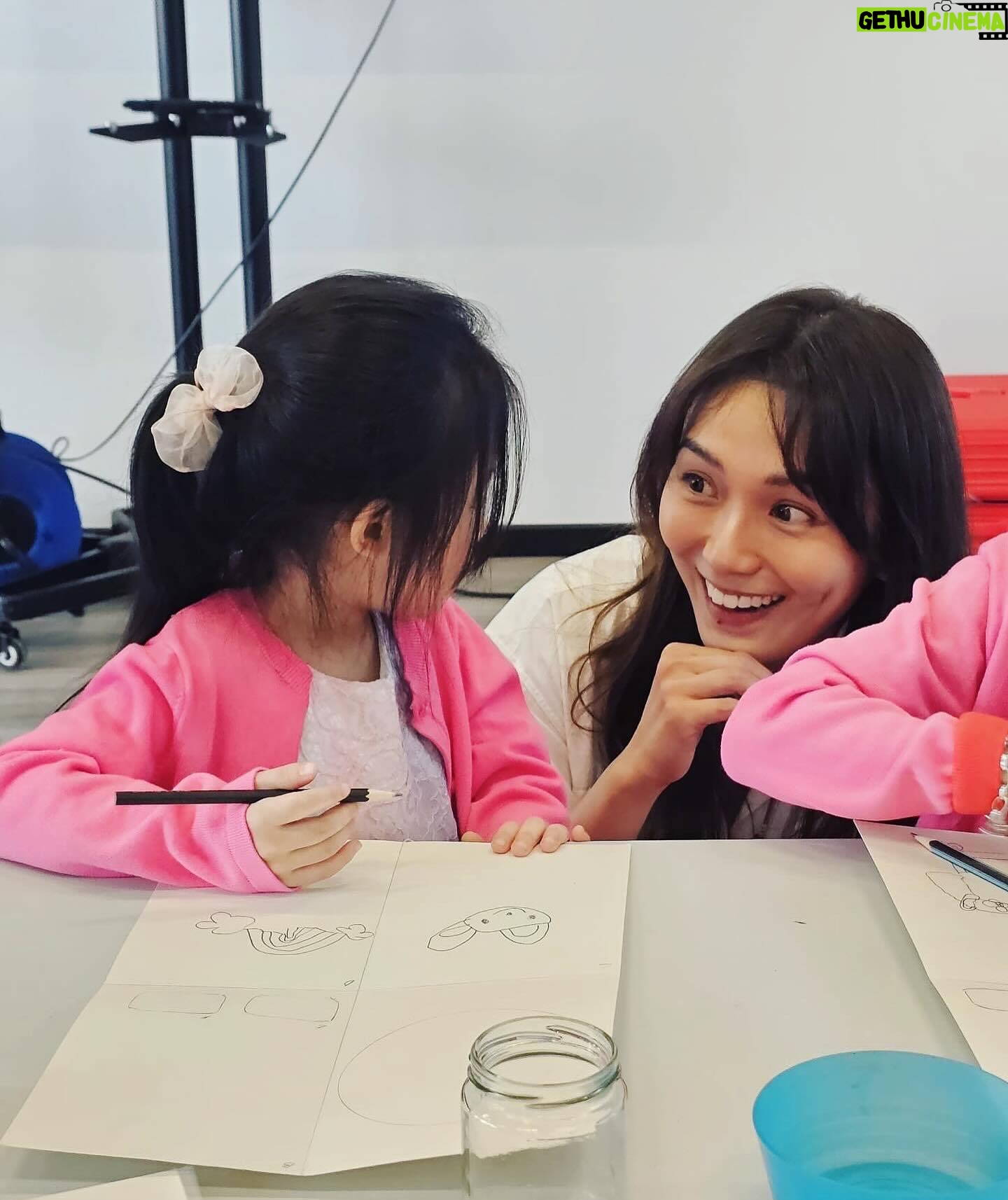 Joanne Peh Instagram - I’m an actress, and after all these years of being immersed in the world of make-believe, I hold a profound belief in the transformative power of storytelling. It’s not merely about tales and fables; it’s a bridge to human emotions. Some days, I miss myself as a child, when I had a boundless imagination and could write the wildest, most whimsical stories in school. That’s why I started @thedimpleloft. My aim is to safeguard the boundless realms of children’s imagination from the confines of traditional curricula, fostering a space where they can weave their own stories, embrace their silliness, and simply be whatever their hearts desire, free from the constraints of formal education. In school, knowledge is often compartmentalized, but my advocacy for lateral thinking led to the inception of the Silk Series bilingual workshops. Silk, with its rich history and multifaceted nature, becomes a gateway to exploring science, art, culture, music, history, and geography. This interdisciplinary approach underscores the interconnectedness of knowledge, the intertwining of stories, and the importance of empathy, creativity in problem-solving, and the humility to learn from diverse perspectives. Through @thedimpleloft, I seek to kindle in children the same wonder and imaginative freedom that once defined my childhood, encouraging them to see beyond the boundaries of conventional learning and embrace the infinite possibilities that creativity and storytelling hold. Join me this weekend for our workshop finale. Don’t worry if you didn’t come last week! You know stories don’t always have to be linear, and art knows no boundaries. 😉 Link in bio. #CreativeKids #EarlyChildhoodEducation #ParentingWithPurpose #TheDimpleLoft #SilkSeriesWorkshops #ArtMeetsStory #InventiveMinds #LateralThinking #BeyondTheClassroom #LearningThroughArt #CreativeProblemSolving #inspireyoungminds