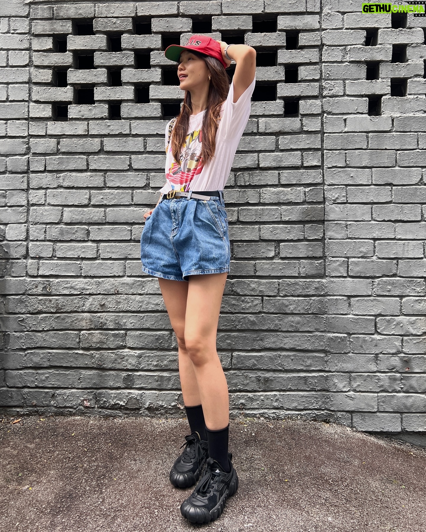 Joanne Peh Instagram - OOTD in my thrift finds and getting my legs toned and ready for the CNY heat with @dorraslimmingsingapore