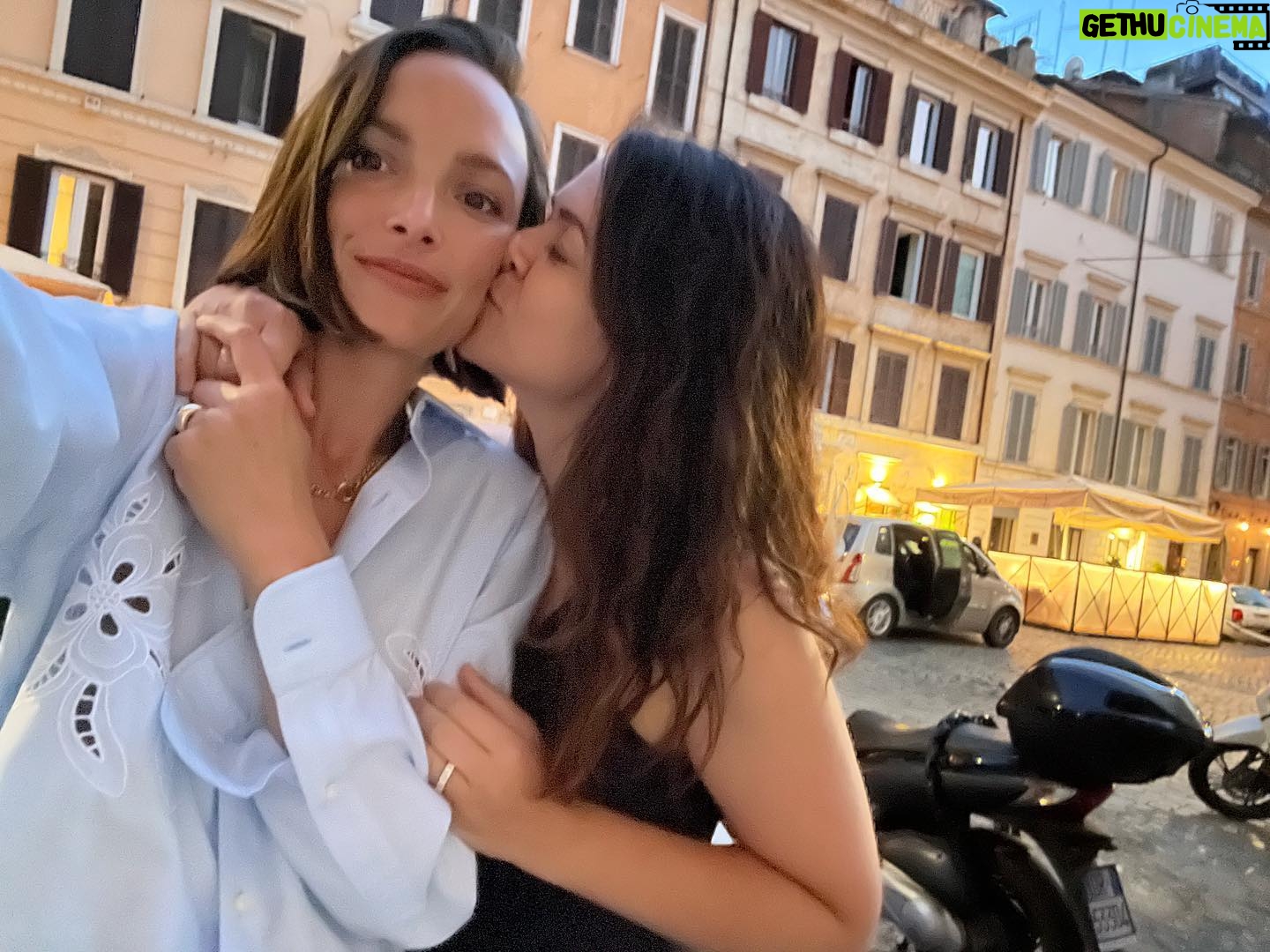 Jodi Balfour - 18.2K Likes - casually remembering Rome.