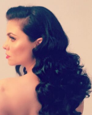Jodi Lyn O'Keefe Instagram - #topsecretglamourshoot #nofilter #makeup @gregoryarlt #hair @jonlieckfeltbeauty | 💄💋