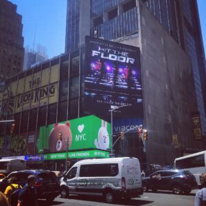 Jodi Lyn O'Keefe Instagram - Me and the ladies in #timessquare Checking out our billboard!!!!!! #hitthefloor #season4  TONIGHT!!!!