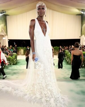 Jodie Turner-Smith Instagram - this met gala was a very special one for me… my first stepping out on my own. i had many thoughts after reading the short story that the theme was based on… but what i took away from it was a desire to represent both the power of nature and the delicacy of it. in nature, death is both an ending *and* a beginning. when you prune away that which is dead, new buds are free to grow. fitting, then, that the dress #DanielLee designed for me, full of english flowers, was deliberately bridal. white, representing a rebirth. a clean start. a recommitment to the most important relationship i will ever have, the relationship from which all others grow: my relationship with myself. it is through loving and honouring myself that i am able to love and honour my daughter, and teach her to do the same. 

i am ever changing, ever growing, always beginning… and FREE, to love better, stronger, more fiercely and fearlessly than i ever have 💞
THANK YOU ENDLESSLY, @burberry, for your support and your creativity and your love. can’t wait to see what’s next…!!!!!