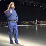 Jodie Turner-Smith Instagram - OH @GUCCI!!!! what a chic and sexy start, @sabatods ❤️‍🔥 i’m proud to have witnessed it, especially with my gorgeous mother @hildaturnersmith by my side. scroll to see me proposition @ameliadimz for a #chickenshopdate 😸