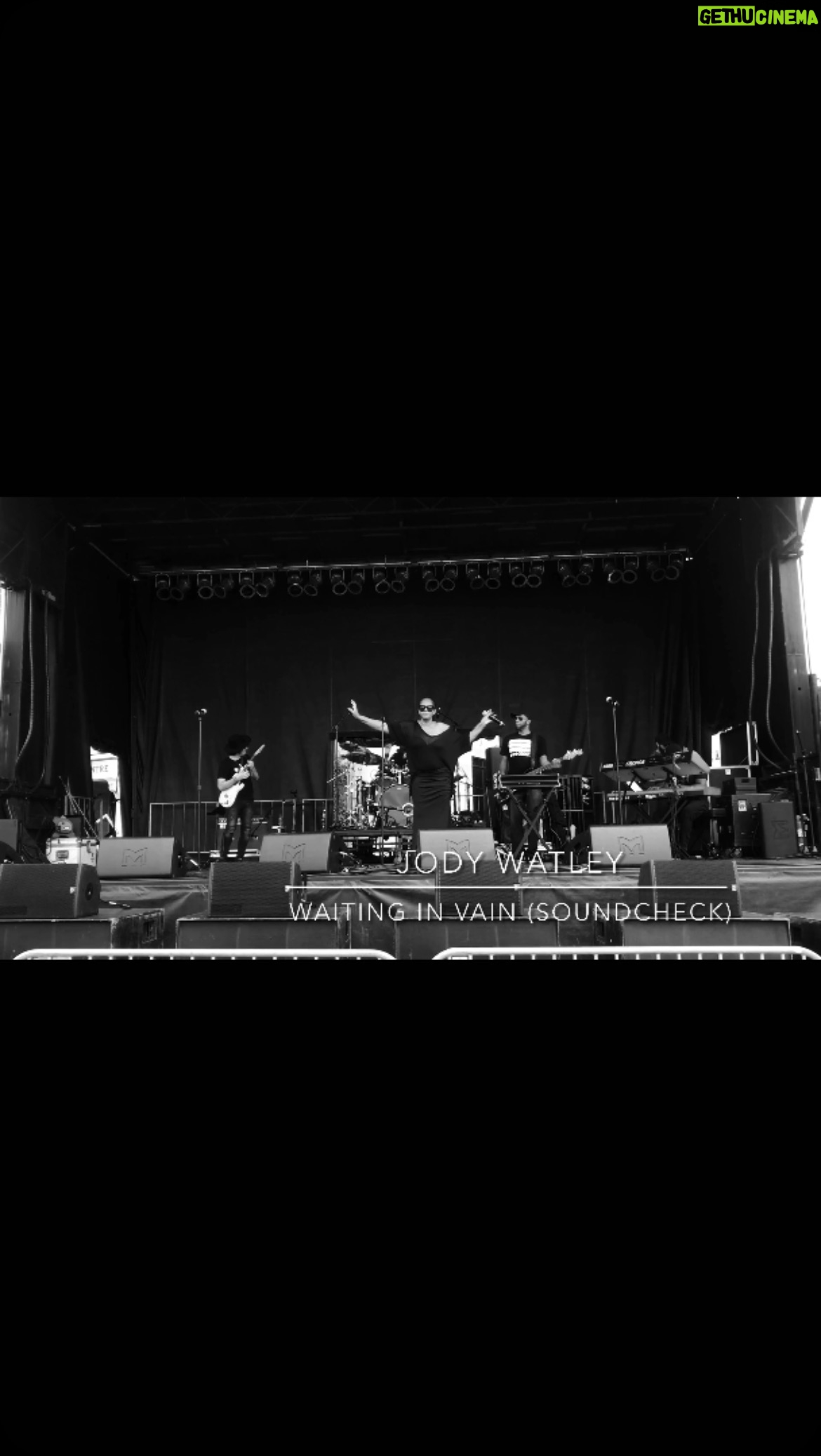 Jody Watley Instagram - Smooth with it! “Waiting In Vain” Behind The Scenes at Soundcheck. The jazzy rendition can be downloaded or streamed at digital music platform of your choice, add to your Jody Watley collection and playlist . 🎶🎧❤️ I might add to set list for upcoming concert June 1 next Saturday in LA at The beautiful Greek Theatre with Boney James and Jeffrey Osborne #jazz #chill #weekend #jodywatley #livemusic