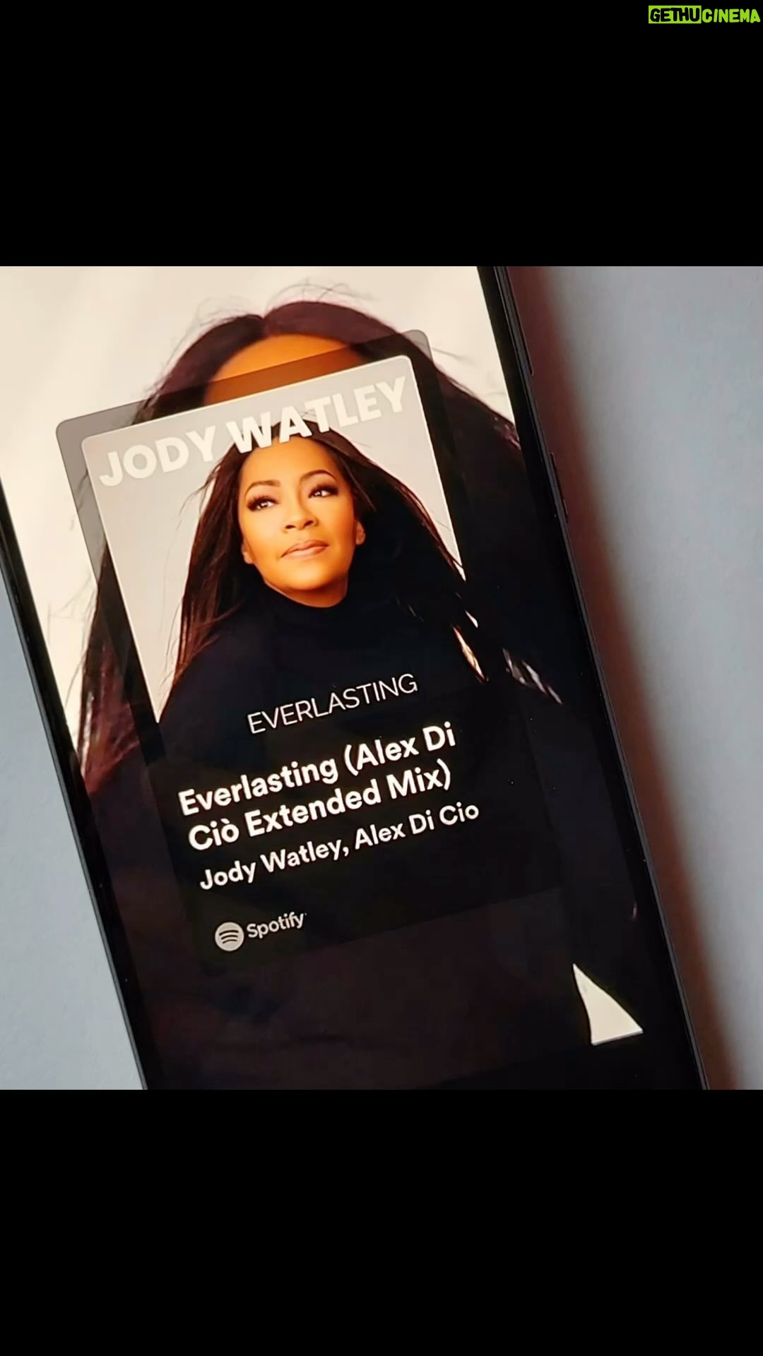 Jody Watley Instagram - Stay true to yourself.. it’s all that matters in the end and never give up. Turn the volume of positivity up ⬆️ Stay persistent- Stay Everlasting. #jodywatley #music #life #beuplifted