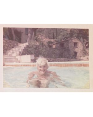 Joely Richardson Instagram - Mum and David Hockney. David and my Pa grew up together , both Bradford ( West Yorkshire ) boys. They stayed close til my Papa’s passing, and David has kindly hosted us since. The famous pool and its painting that we were lucky enough to swim in ( or play in when empty- Daisy, me, Ma pretending to paddle) . David and my Pa went to London as young men, then both fell in love with California. At a recent Hockney exhibition David was asked what his best subject matter had ever been, and he replied “ my mother’s face”. #pool#mum #painting #paintings #hockney