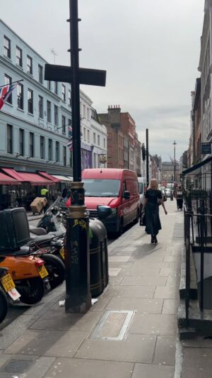 Joely Richardson Instagram - Walking through the streets of Soho always reminds me of my student days. We’d hang out there as China town  was only place we could afford to eat out ( bowl of noodles tops). Very little seems to have changed in these fast changing times- nice. Now I go there mostly with work related things, but always takes me back x @safiyaa_official @louboutinworld @givenchy