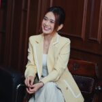 Joey Leong Instagram - 最近又是雙親節 又是520 空氣中都瀰漫著愛 ❤️ but no matter what season it is Love’s in the smallest of moments every day if you’re being open to its presence 轉眼 #名門 已拍攝超過一半 #米雪 媽咪也快完成戲份 接近殺青日 拍攝期間最讓我滿足與受益的 是一起討論劇本與創造角色的過程 謝謝您不畏歲月乘風破浪 您應該不會知道 在認真工作的同時 有個後輩在受您影響著 看到溫柔的曙光 接下來 #名門 交給我們繼續拼搏吧🤣 謝謝媒體記者親臨 #李家 #Clara李靖慧 #AstroOriginals
