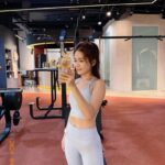 Joey Leong Instagram - little progress ✨ big thank you to @coliseumfitness.my and my powerful young lady pt @littledawn_y for guiding me right! exploring the body and tracking progress is becoming increasingly enjoyable though gym can be HARD but if you can endure the toughest 60-90 mins in a day, what else can’t you handle? *swipe to see flabby tummy a month ago* hehh ps: gym peeps, which part of the body do you think it’s harder to train?