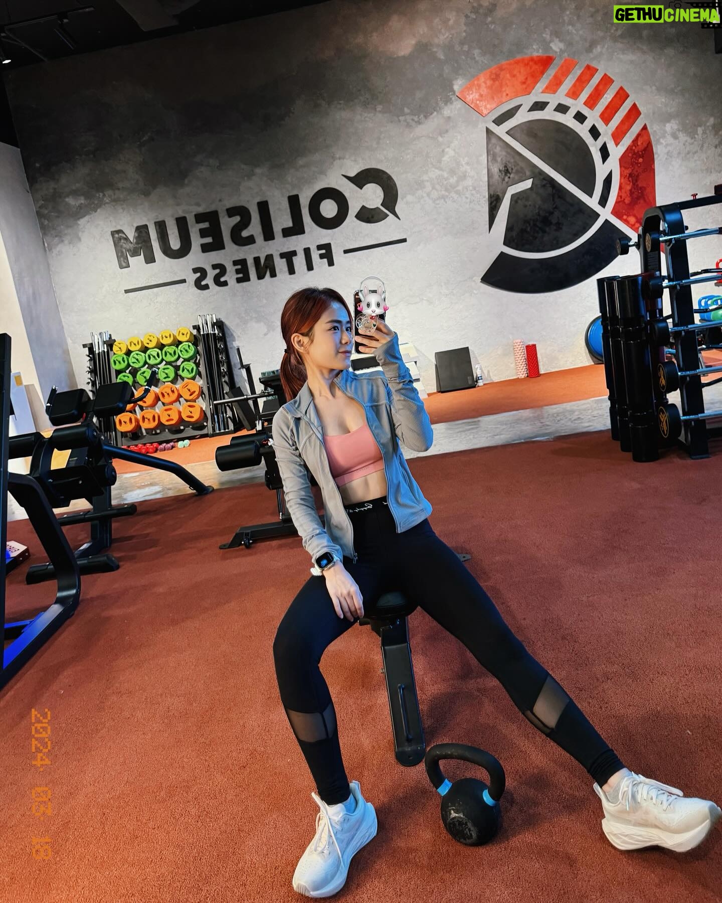Joey Leong - 13.9K Likes - little progress ✨
big thank you to @coliseumfitness.my and
my powerful young lady pt @littledawn_y
for guiding me right!
exploring the body and tracking progress
is becoming increasingly enjoyable though
gym can be HARD
but if you can endure the toughest 60-90 mins
in a day, what else can’t you handle?
*swipe to see flabby tummy a month ago* hehh
ps: gym peeps, which part of the body do you
think it’s harder to train?