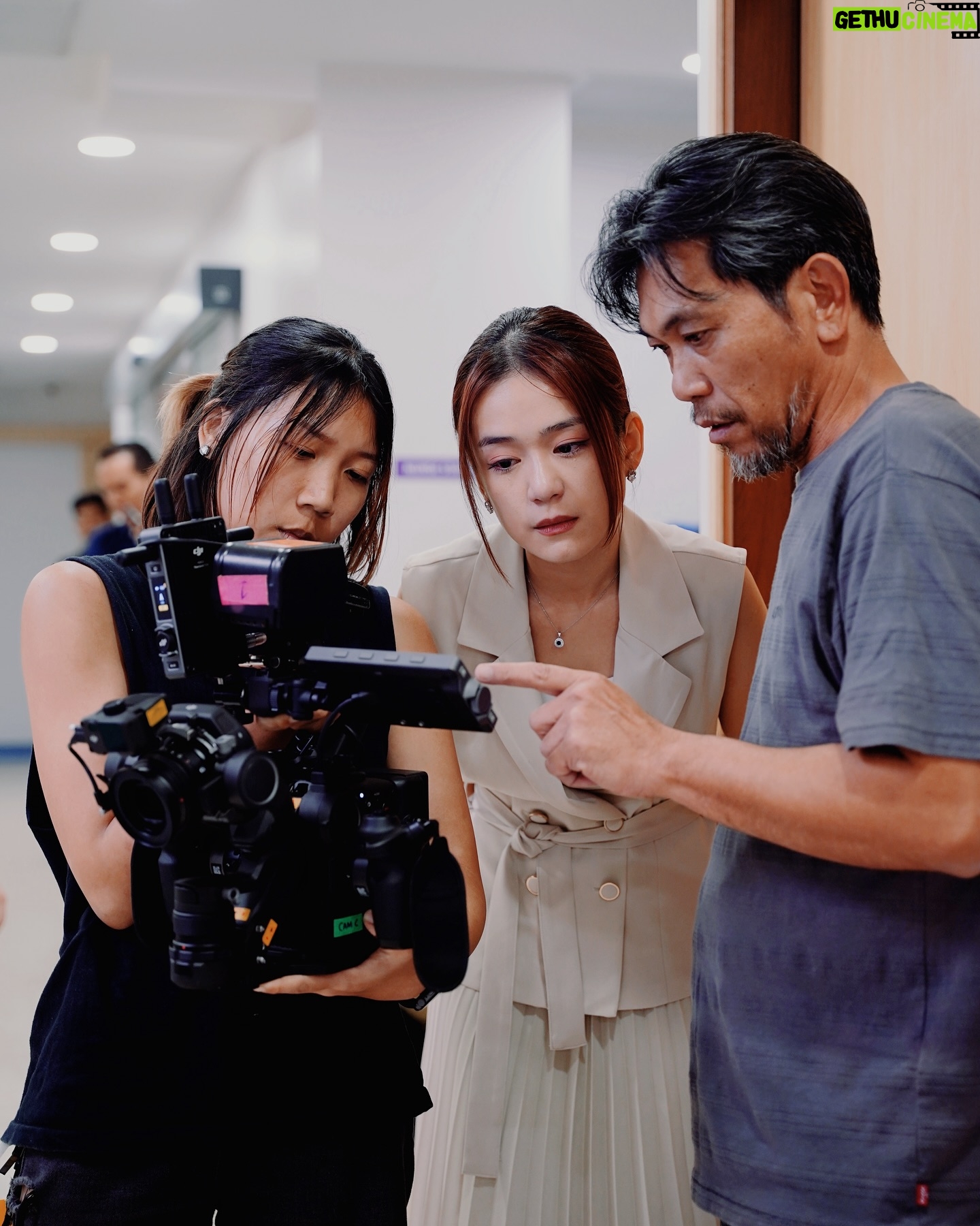 Joey Leong Instagram - how my daily life looks like the past month 🎥 it’s been a roller coaster of emotions — but collaborating with veteran actors has infused each day with excitement and learning opportunities, adding so much new sparks and fun along the way ♡ can’t wait to tell you more about Clara, the middle child in the family with limited affection and attention #Clara李靖慧 #名门 #AstroOriginals