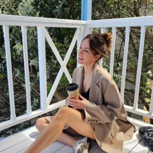 Johanna Klum Instagram - Montag morgen ohne Kaffee. Einfach nie eine gute Idee 😂 

..funktioniert ihr ohne Koffein?? 

#southafrikadiaries #workingabroad #chaos