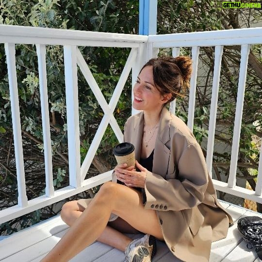 Johanna Klum - 1.3K Likes - Montag morgen ohne Kaffee. Einfach nie eine gute Idee 😂
..funktioniert ihr ohne Koffein??
#southafrikadiaries #workingabroad #chaos