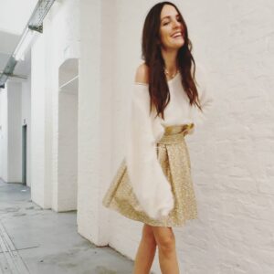 Johanna Klum Instagram - ok, bin leicht überfordert.. hab mich verliebt! Gleich mehrfach. Ist ja nicht immer so ne gute Idee - bei Männern nicht, bei Outfits auch nicht😜!! Also brauch ich eure Hilfe: Was soll ich morgen zur Show von Marina Hoermanseder anziehen? Bild 1, 2 oder 3? Was sagt ihr?!? Danke fürs Feedback 💖 #decisiondecisions #fashionweekberlin #werbungwegenmarkierung #itslove