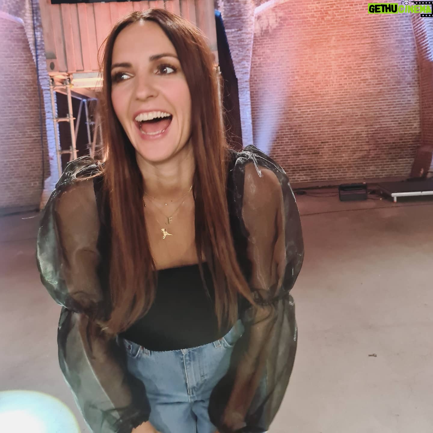 Johanna Klum - 1.5K Likes - Meine neue Sendung geht in die nächste Runde! "99 - Eine:r schlägt sie alle!" heute Abend, 20:15 Uhr in Sat.1!
Inklusive großartiger Kandidat:innen, abgefahrener Spiele und dreckiger Lache meinerseits 😂
Apropos: Welches mögt ihr lieber Bild 1 oder 2 ??
#99einerschlägtsiealle #tvhost #99tobeat
@fabiolacgn @sat.1