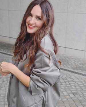 Johanna Klum Instagram - Hey 2021!
Kann man Dich eigentlich noch umtauschen??
Wenn ja, wär ich dafür! 🤣
Wer noch?? 🙋🏻😉👋
#corona