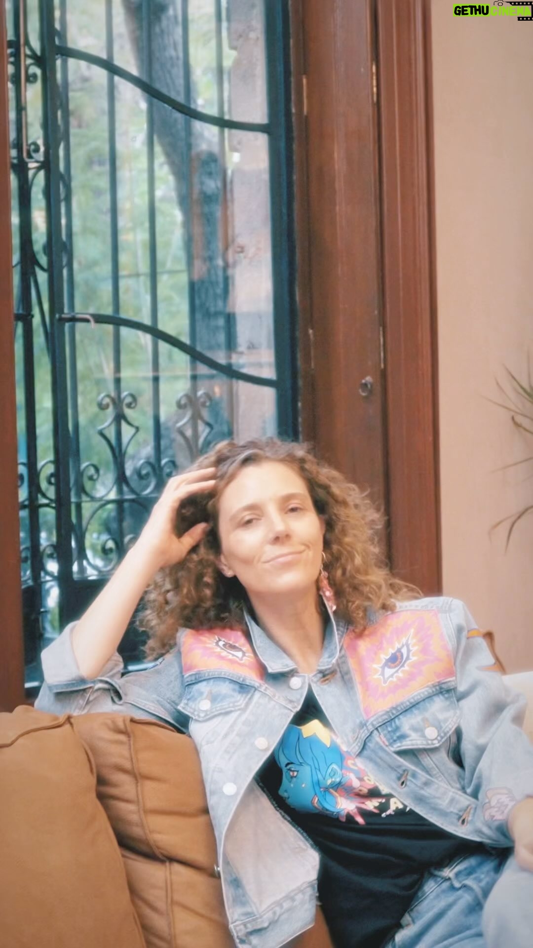 Johanna Murillo - 1.6K Likes - Lista para chavorruquear en @levismx a gusto con la colección que @heypogo diseñó para el Corona Capital. Ya disponible en tiendas seleccionadas y Levis.com.mx