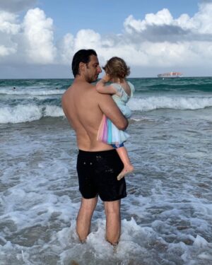 Johanna Murillo Instagram - 3 er Día del padre que toca estar lejos 🫠 Prontito nos desquitamos. Feliz día papacito @jmyazpik te amamos.