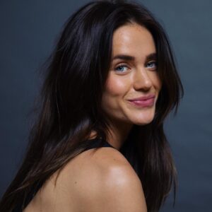 Johanna Puhakka Instagram - soul full of 🌞

#headshot #scandinavianactors
