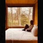 Johanna Braddy Instagram - Winter getaway ➡️➡️ ❄️🌲🧣 . . . . . . #travel #winter #cabin #camping #camp #love #freddiestroma