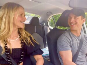 Johanna Braddy Instagram - Car dancing and a fruit farm! @kahukufarms Harvesting cacao?! My dream ♥️🍫
.
.
.
.
.
#hawaii #love #farm #fruit #travel