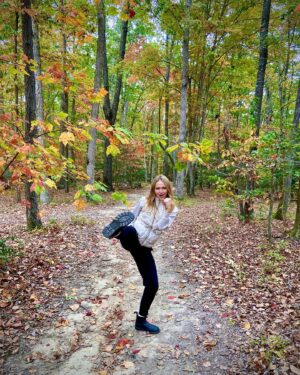 Johanna Braddy Instagram - 🏕️🍂🔥⛰️🐈🐈‍⬛
.
.
.
.
.
#camping #adventure #hike #catsofinstagram #fall #autumnvibes #autumn
