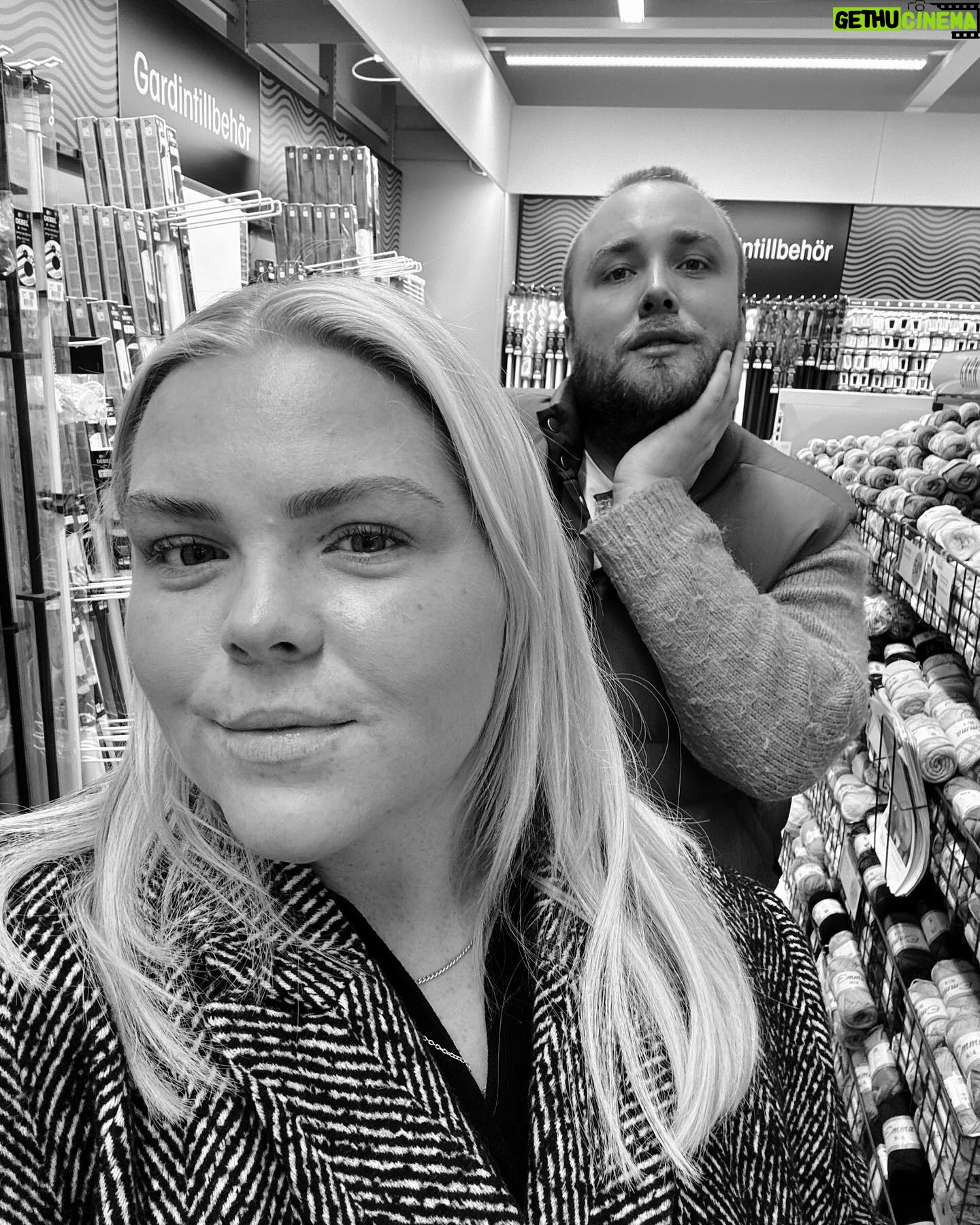 Johanna Nordström Instagram - NYTT PODDAVSNITT UTE DAGEN TILL ÄRA!!! pojkar som behövs läxas upp !! viktrika underbara kvinnan!!!! dilemman ! update på saker o TING ! jaja!!!! finns överallt pöss