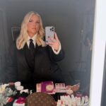 Johanna Nordström Instagram – ny anställning på swedbank efter årsskiftet
styling : @stylebyseb @josefingrotenfelt
hår o smink : @facebyf
love u guys