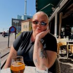 Johanna Nordström Instagram – sol! göteborg! renovering! samla steg! döda blommor! tulpaner! stand up!
i helgen gör vi sista showerna av late night stand up. på fredag finns de fortfarande biljetter kvar❤️ biljetter i min bio! pöss
