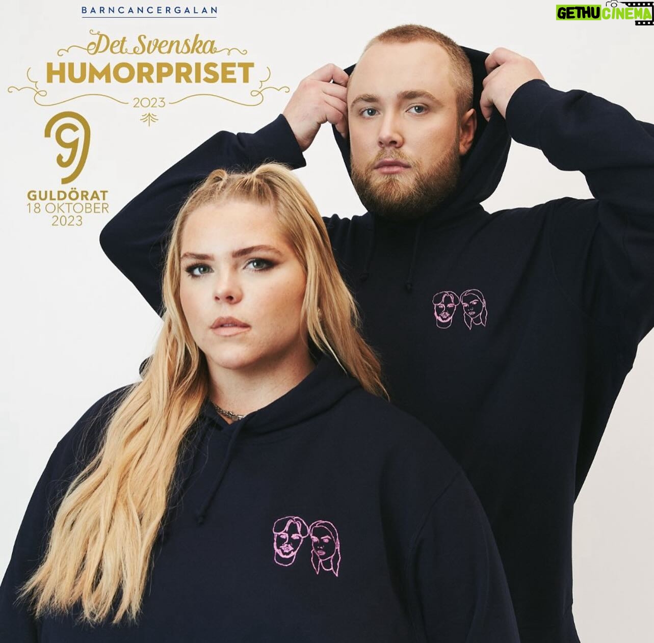 Johanna Nordström Instagram - hej o hå!!!! nytt poddavsnitt ute till världen! vi är också nominerade till både guldörat och det svenska humorpriset och skulle bli så glada om ni ville rösta på oss❤️ finns en googling bort! i dagens avsnitt har edvin ringt 112 igen, jag har mött en KVINNA på bröd & salt, debatten om servetter öppnas upp ! allt om hur d va att bli totallurad av en förrädare! SAMT KAN EDVIN LANDA ETT FLYGPLAN finns överallt!! puss ❤️