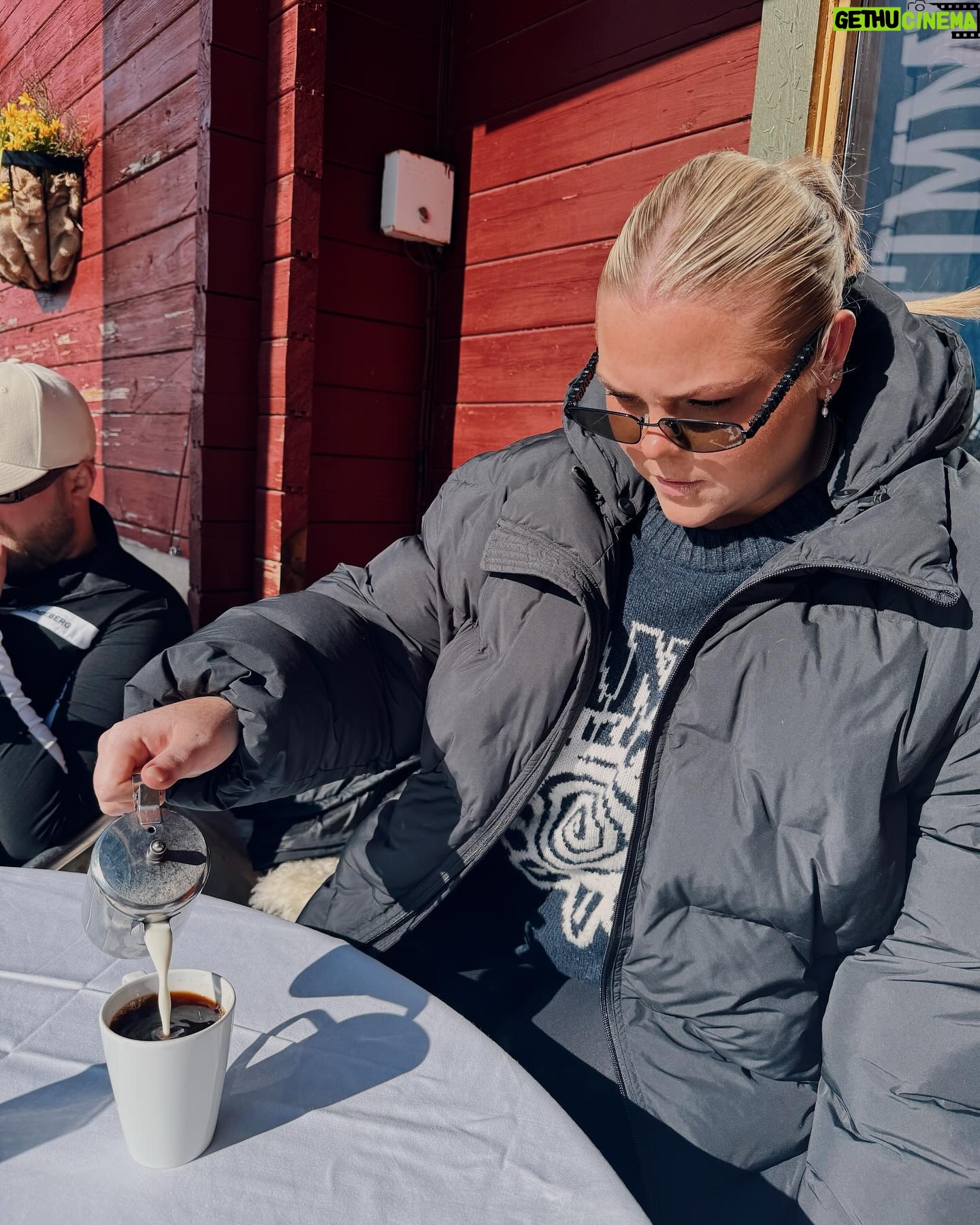 Johanna Nordström Instagram - då har vi liksom så ! kaffe o kaka !